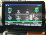 FM・AMをはじめ、USBやBluetoothなど複数の音源が画面に表示され、用途に合わせて選びやすい構成です。お好みの方法で音楽を楽しめるため、通勤や買い物など日常の移動時間を快適に過ごせます。