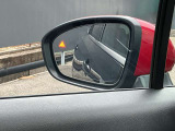 後方の死角からの車の接近をお知らせします。
