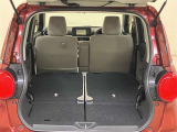 リヤシートを倒せば更に荷物を載せることができます。