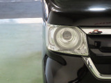 LEDヘッドライトは、点灯の瞬間から光量を発揮し、突然暗くなるトンネルなどでの安定感を高めます。