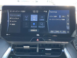 ラジオやBluetoothなどの音源が画面上に並び、聴きたいソースを選びやすい表示です。選択肢をひと目で確認できるため、普段の通勤やお出かけにも便利に使えます。