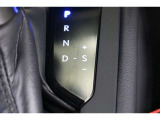 MTモード(シーケンシャルシフト)を装備しています。CVT車でありながら、マニュアル感覚のシフトチェンジが可能です。ドライバーの変速操作に応えたアクティブな走りが楽しめます。