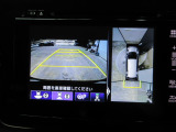 バックカメラの画像です。ガイドラインがスムースな車庫入れをサポートいたします。車庫入れの安心感がアップしますね。