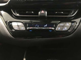 運転席、助手席それぞれで独立して温度設定ができます。冷え性の方が乗っても安心ですね♪