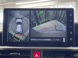 【パノラミックビューモニター】専用のカメラにより、上から見下ろしたような視点で360度クルマの周囲を確認することができます☆死角部分も確認しやすく、狭い場所での切り返しや駐車もスムーズに行えます。