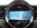 ◆iDriveを装備。操作系統をディスプレイから独立させることで、人間工学に基づいた最適な運転環境を実現しております。◆