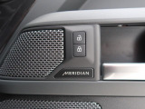 MERIDIANは英国のプレミアムオーディオブランドです。重低音から高音域までしっかりと再現でき、コンサートのような臨場感溢れる音響空間を実現します。どうぞ店頭にてご体感ください。