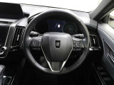 各操作スイッチなどもハンドルから手を放すことなく操作可能で安全運転に支援いたします!