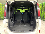 普段のお買い物や通勤、送迎等に十分な荷室スペースを確保しております。セカンドシートを倒すと、大きな荷物の積載も可能です♪