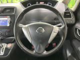 【純正革巻きステアリング】上質な革を使用することで、手にしっかり馴染みとても運転しやすいハンドルです♪