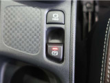 パーキングブレーキがシフトに連動して、自動で作動してくれるので便利。