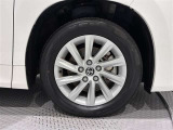 タイヤサイズは205/60R16純正アルミホイール付です。