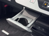 ドリンクホルダーがあって便利で長距離ドライブも可能です