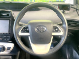【純正革巻きステアリング】上質な革を使用することで、手にしっかり馴染みとても運転しやすいハンドルです♪