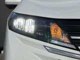 【LEDヘッドライト】とっても明るいLEDヘッドライトが装着されているので、夜の運転も明るく安全です。