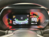 とっても見やすいメーターです。夜間時はラグジュアリーな気分にさせてくれる照明が魅力ですので、夜のドライブも楽しみになりますよ♪