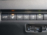 オートマチックハイビームを装備しております☆先行車や対向車のライトを認識し、ハイビームとロービームを自動で切り替える機能です!夜道の視界を確保してくれますので安心ですね♪