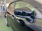 ウィンカーがドアミラーに内蔵されています。ドレスUP効果が主ですが、周りの車からも気づいてもらい易いので、安全性もにも繋がっています。