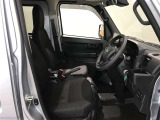 見通しのよいすっきりとした視界で、誰でも運転しやすいです。運転のしやすさは疲れにくさにも繋がりますよ♪