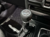 ご納車時のガラスコーティングはオススメさせていただいております。専門業者にて研磨作業を行い、塗面を整えガラスコーティングを施工いたします。