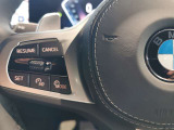 コンパクトに設計された電子式シフトレバーを採用。軽い操作でスムーズにギアチェンができ、モダンで洗練されたデザインがセンタコンソールに上質な印象を与えます