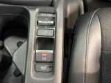 電子制御パーキングブレーキは信号待ちでも便利。いつもより運転がラクになるはずです。