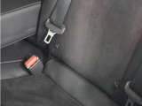 ◆ISOFIX◆シートベルトいらずでチャイルドシートと固定金具を連結するだけでガッチリ固定できます。