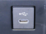 USB端子を装備しております。
