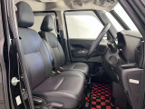 【車内ルームクリーニング済】専門スタッフにより車内はきれいにルームクリーニングを行っております。