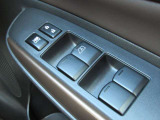 全席パワーウインドウ★運転席はワンタッチで開閉可能です♪