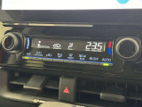 オートエアコンで快適な室内です。