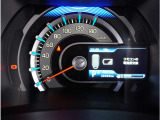 【明るく見やすいメーター】視認性が良く明るく見やすいメーター。運転者にとって見やすいメーターは運転していても疲れないですよね。
