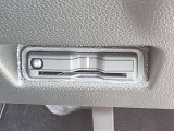 ETC2.0車載器が装備されております。路車協調システムによる運転支援サービスを受けることができる車載器です。カードを挿入して直ぐに使えるようセットアップ(有料)してお渡しします。