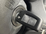 【キーレス】少し離れた場所からでもボタン一つでドアの開錠・施錠ができるのでとっても便利!ドアの鍵穴周りに傷をつけることもありません♪