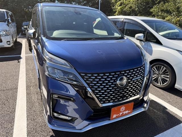 セレナ 1.2 e-POWER AUTECH スポーツスペック 禁煙車 純正9インチナビ 全周囲カメラ