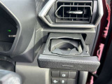 運転席側ドリンクホルダー