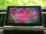 画面いっぱいに映像が表示され、停車中の休憩時間などにテレビ映像を視聴できます。見やすい大きさの画面で、乗車中の待ち時間を過ごす際にも便利にお使いいただける装備です。
