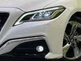 【LEDヘッドライト】悪天候や夜間走行時も良好な視界を確保し安心して運転できる高輝度LEDヘッドライトを装備!点灯速度が早く、消費電力も抑えられています。