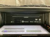 ディスプレイオープンで音楽CD、DVDの視聴も可能です。