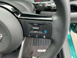 プロパイロット。高速道路での渋滞や長時間の運転でも、車間距離や車線中央をキープしてくれたりとクルマが走行をサポート。ドライバーの負担が軽減します。