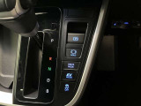 電動パーキングブレーキ&ブレーキホールド☆HOLDスイッチを押しシステムONの状態にしておくことで渋滞や信号待ちなどでブレーキを踏んで停止した時保持してくれる。