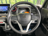 インテリアに合わせたデザインのステアリングは、運転される方のことも考え、運転しやすい形状、大きさです。是非一度、実際に触ってお確かめください。