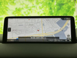 道路や周辺施設が画面上に表示され、現在地を確認しながら目的地までのルートを把握できます。縮尺表示も備わり、知らない場所へのお出かけや、日常の移動先を探す際にも活用しやすいナビ画面です。
