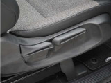 ◆シートハイトアジャスター◆運転席を上下に高さ調節ができます!運転ポジションを体格に合わせてシート調整できます。