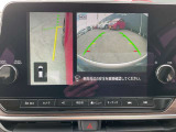 アラウンドビューモニターは、自車の前方・左側面映像をモニタ-に映して離合時・駐車時などにとても便利です。
