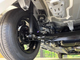 お車を安心してお乗りいただく為には、足回りの定期点検が欠かせません。サービスサポート(有償保証)では無料点検もご提供しており、安心のカーライフをお過ごしいただけるサポート体制が整っています。