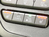 【シートヒーター】寒い日に重宝するシートヒーター!エアコンより早く温まってくれるので寒がりの人も安心ですね♪エアコンの温風は乾燥するから苦手、という方にもをおすすめです。