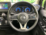 インテリアに合わせたデザインのステアリングは、運転される方のことも考え、運転しやすい形状、大きさです。是非一度、実際に触ってお確かめください。