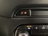 運転席、助手席には3段階で温度調節が可能なシートヒーターを装備しております。ステアリングヒーターはハンドルをじんわりと温めます♪寒い朝でも快適に運転できますよ♪