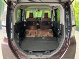 普段のお買い物や通勤、送迎等に十分な荷室スペースを確保しております。セカンドシートを倒すと、大きな荷物の積載も可能です♪